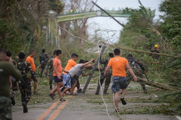 Siêu bão Mangkhut quét qua, dân Philippines mất nhà cửa Sieu bao Mangkhut quet qua, dan Philippines mat nha cua