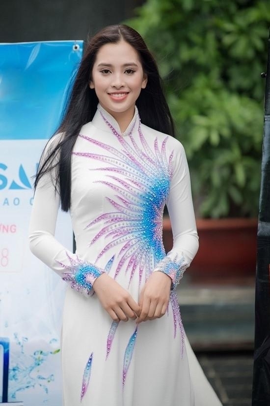 Hoa hậu Việt Nam 2018 - Trần Tiểu Vy: ‘Tôi sẽ cố gắng khắc phục sự thiếu bình tĩnh’ Hoa hau Viet Nam 2018 - Tran Tieu Vy: ‘Toi se co gang khac phuc su thieu binh tinh’
