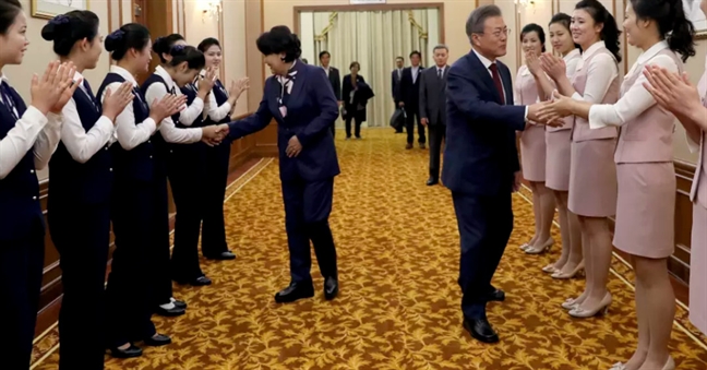 Cái kết đẹp và bất ngờ cho ngày cuối hội nghị thượng đỉnh Hàn -Triều Cai ket dep va bat ngo cho ngay cuoi hoi nghi thuong dinh Han -Trieu