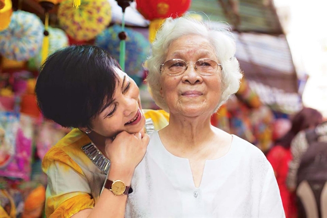 Đưa mẹ đi phố lồng đèn Dua me di pho long den