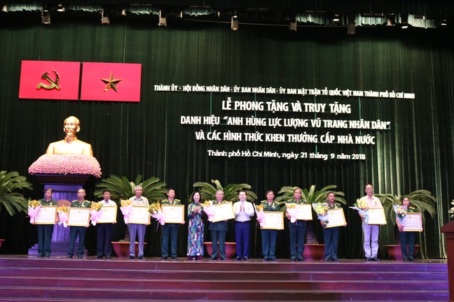 Ban Phụ vận Sài Gòn - Gia Định đón nhận danh hiệu Anh hùng lực lượng vũ trang nhân dân Ban Phu van Sai Gon - Gia Dinh don nhan danh hieu Anh hung luc luong vu trang nhan dan
