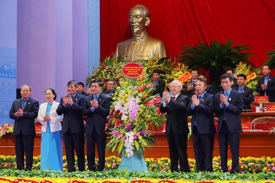 Tổng Bí thư Nguyễn Phú Trọng: Tập trung các nguồn lực chăm lo cho người lao động Tong Bi thu Nguyen Phu Trong: Tap trung cac nguon luc cham lo cho nguoi lao dong