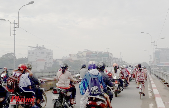 Sương mù báo hiệu không khí Sài Gòn ô nhiễm, có ảnh hưởng sức khỏe? Suong mu bao hieu khong khi Sai Gon o nhiem, co anh huong suc khoe?