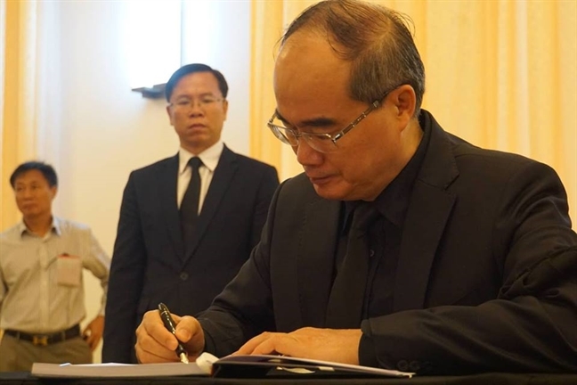 Lãnh đạo Đảng, Nhà nước xúc động ghi sổ tang thương tiếc Chủ tịch nước Trần Đại Quang Lanh dao Dang, Nha nuoc xuc dong ghi so tang thuong tiec Chu tich nuoc Tran Dai Quang