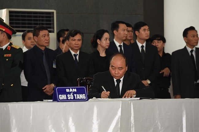 Lãnh đạo Đảng, Nhà nước xúc động ghi sổ tang thương tiếc Chủ tịch nước Trần Đại Quang Lanh dao Dang, Nha nuoc xuc dong ghi so tang thuong tiec Chu tich nuoc Tran Dai Quang