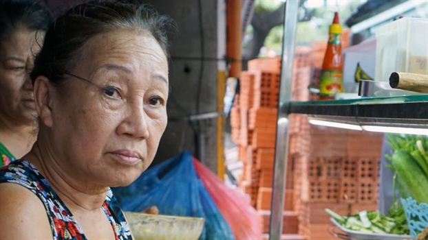Phóng viên nước ngoài tìm ‘linh hồn bánh mì’ ở Hội An Phong vien nuoc ngoai tim ‘linh hon banh mi’ o Hoi An