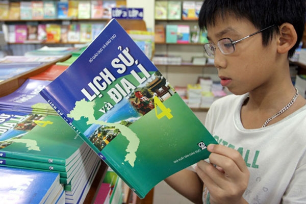 1.800 tỷ đồng đổi mới giáo dục và sách giáo khoa: Coi chừng 'mất cả chì lẫn chài' 1.800 ty dong doi moi giao duc va sach giao khoa: Coi chung 'mat ca chi lan chai'