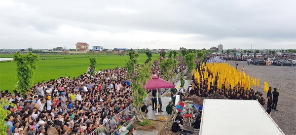 Lễ an táng Chủ tịch nước Trần Đại Quang Le an tang Chu tich nuoc Tran Dai Quang