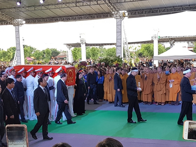 Lễ an táng Chủ tịch nước Trần Đại Quang Le an tang Chu tich nuoc Tran Dai Quang