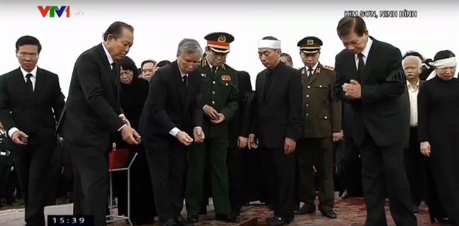Lễ an táng Chủ tịch nước Trần Đại Quang Le an tang Chu tich nuoc Tran Dai Quang