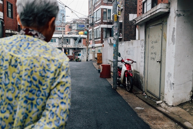 Lỡ có bề gì ai lo? Lo co be gi ai lo?