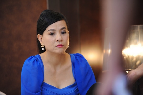 Cát Phượng xin lỗi nhà sản xuất phim 'Chú ơi, đừng lấy mẹ con' Cat Phuong xin loi nha san xuat phim 'Chu oi, dung lay me con'