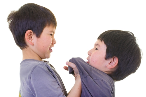 Đừng để con 'chọn cách im lặng' khi bị bắt nạt, bạo lực học đường Dung de con 'chon cach im lang' khi bi bat nat, bao luc hoc duong