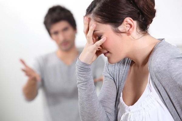Mười năm hôn nhân, chồng chỉ lo 'đối ngoại' Muoi nam hon nhan, chong chi lo 'doi ngoai'