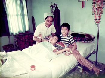 30 năm mổ tách cặp song sinh Việt - Đức: Niềm vui như mới ngày hôm qua 30 nam mo tach cap song sinh Viet - Duc: Niem vui nhu moi ngay hom qua