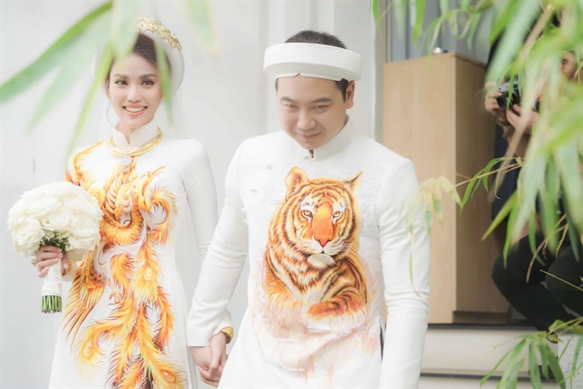 Lan Khuê chính thức lên xe hoa cùng doanh nhân John Tuấn Nguyễn Lan Khue chinh thuc len xe hoa cung doanh nhan John Tuan Nguyen
