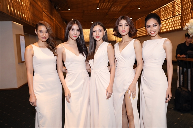 Lan Khuê chính thức lên xe hoa cùng doanh nhân John Tuấn Nguyễn Lan Khue chinh thuc len xe hoa cung doanh nhan John Tuan Nguyen