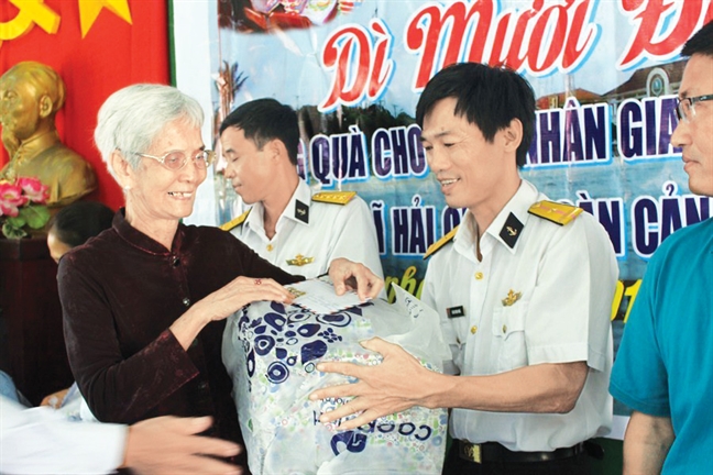 Dì Mười Đào - điểm tựa tinh thần của cán bộ Hội chúng tôi Di Muoi Dao - diem tua tinh than cua can bo Hoi chung toi
