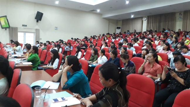 Hội LHPN TP.HCM: Kêu gọi hội viên, phụ nữ thực hiện vai trò giám sát trong vấn đề an toàn thực phẩm Hoi LHPN TP.HCM: Keu goi hoi vien, phu nu thuc hien vai tro giam sat trong van de an toan thuc pham