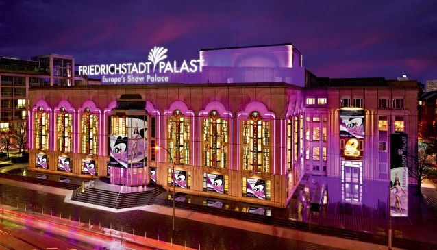 Nhà hát Friedrichstadt-Palast và 'ngôi đền ánh sáng' tại Berlin Nha hat Friedrichstadt-Palast va 'ngoi den anh sang' tai Berlin