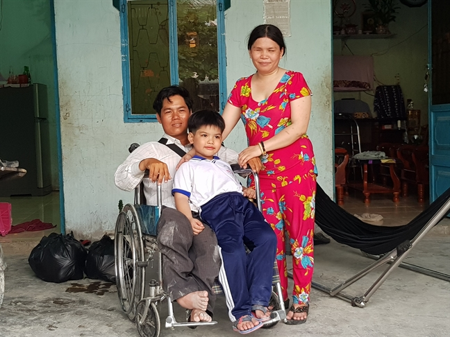 Bài 2: Trong u ám, đôi mắt em là bài hát... Bai 2: Trong u am, doi mat em la bai hat...
