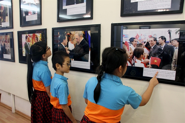 Triển lãm ảnh chủ đề 'Tình hữu nghị và đoàn kết Việt Nam-Cuba' Trien lam anh chu de 'Tinh huu nghi va doan ket Viet Nam-Cuba'