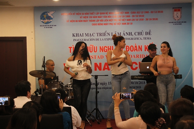 Triển lãm ảnh chủ đề 'Tình hữu nghị và đoàn kết Việt Nam-Cuba' Trien lam anh chu de 'Tinh huu nghi va doan ket Viet Nam-Cuba'