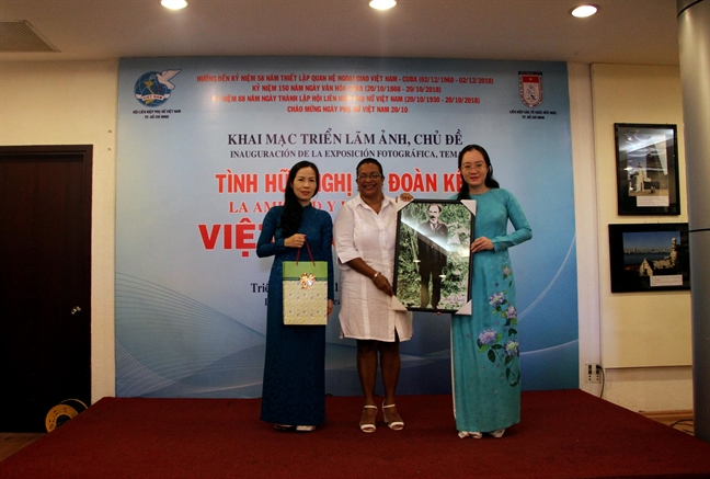 Triển lãm ảnh chủ đề 'Tình hữu nghị và đoàn kết Việt Nam-Cuba' Trien lam anh chu de 'Tinh huu nghi va doan ket Viet Nam-Cuba'