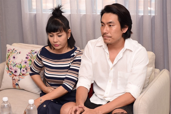 Kiều Minh Tuấn, Phạm Anh Khoa: 'Vai em, anh hãy tựa vào...'! Kieu Minh Tuan, Pham Anh Khoa: 'Vai em, anh hay tua vao...'!