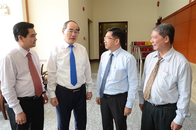 Phát quang bụi rậm Phat quang bui ram
