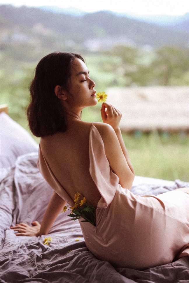 Trang phục hở lưng khoe khéo vùng gợi cảm 'chết người' Trang phuc ho lung khoe kheo vung goi cam 'chet nguoi'