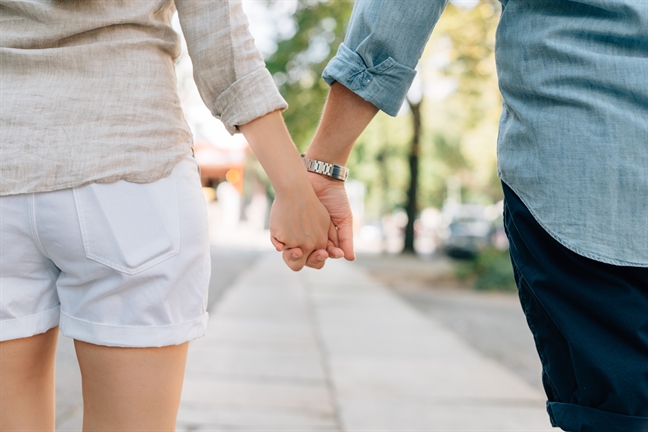 Ngày phụ nữ, trên má vợ in dấu 5 ngón tay chồng Ngay phu nu, tren ma vo in dau 5 ngon tay chong