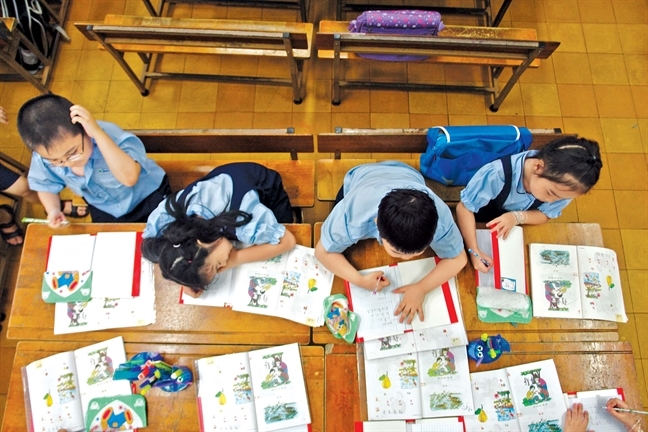 Cử tri bức xúc về tình trạng sách giáo khoa 'độc quyền', gây lãng phí Cu tri buc xuc ve tinh trang sach giao khoa 'doc quyen', gay lang phi
