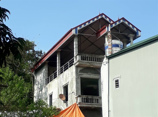 Nghịch tử giết mẹ ở Hòa Bình có tiền sử tâm thần, nhiều lần đập phá nhà cửa Nghich tu giet me o Hoa Binh co tien su tam than, nhieu lan dap pha nha cua