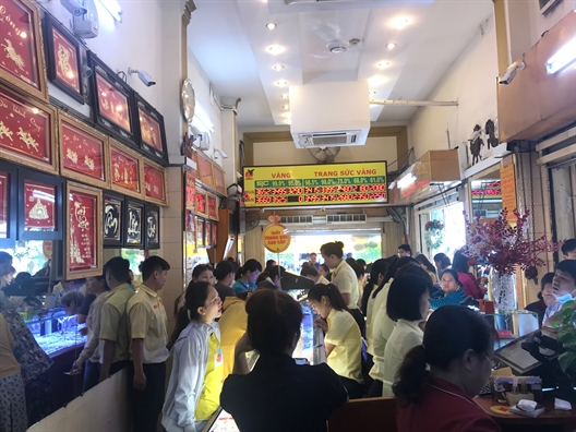 Bán ngoại tệ ở đâu để không bị phạt? Ban ngoai te o dau de khong bi phat?