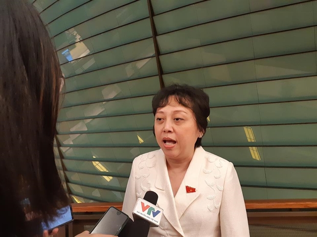 Bà Phạm Khánh Phong Lan: Bộ GD-ĐT không thể coi đây là kết quả 'nhẹ nhàng', có thể bỏ qua Ba Pham Khanh Phong Lan: Bo GD-DT khong the coi day la ket qua 'nhe nhang', co the bo qua