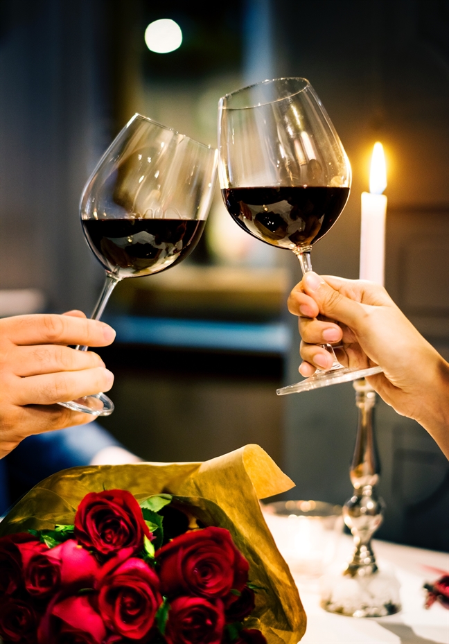 Chồng lãng mạn bất ngờ, vợ phát hiện ra bí mật tệ hại Chong lang man bat ngo, vo phat hien ra bi mat te hai