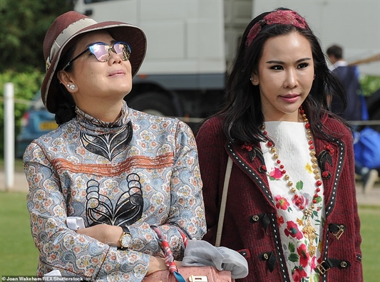 Rơi trực thăng Leicester: Phi công cứu mạng hàng trăm người trước khi máy bay nổ Roi truc thang Leicester: Phi cong cuu mang hang tram nguoi truoc khi may bay no