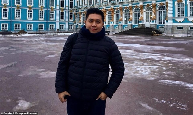 Rơi trực thăng Leicester: Phi công cứu mạng hàng trăm người trước khi máy bay nổ Roi truc thang Leicester: Phi cong cuu mang hang tram nguoi truoc khi may bay no