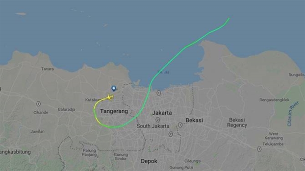 Rơi máy bay Indonesia: Mảnh vỡ đầy trên biển, không có dấu hiệu người sống sót Roi may bay Indonesia: Manh vo day tren bien, khong co dau hieu nguoi song sot