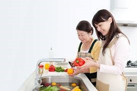 Mẹ chồng gọi tôi là 'con buôn' Me chong goi toi la 'con buon'