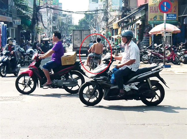 Xe 'mù' ở đâu ra dày đặc trên đường? Xe 'mu' o dau ra day dac tren duong?