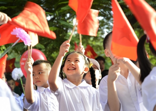 Trả lại tuổi thơ cho con trẻ: hi vọng mong manh! Tra lai tuoi tho cho con tre: hi vong mong manh!