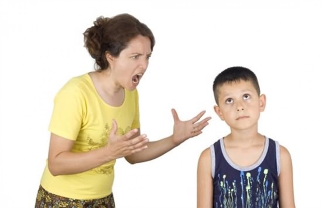 Mẹ đã sai rồi, khi nghĩ rằng thương con thì cho roi, cho vọt! Me da sai roi, khi nghi rang thuong con thi cho roi, cho vot!