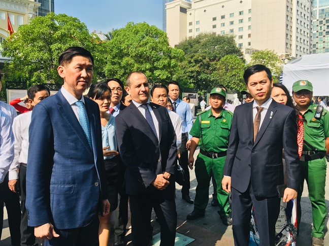 Nhiều tư liệu quý tại triển lãm kiến trúc Việt – Pháp Nhieu tu lieu quy tai trien lam kien truc Viet – Phap