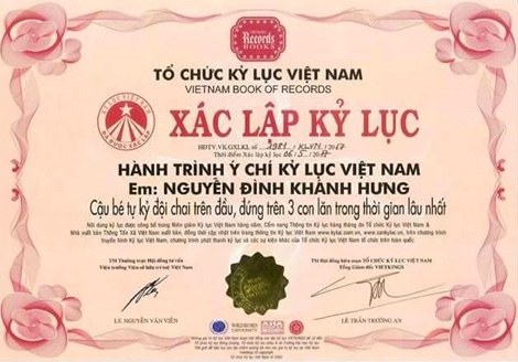 Bị chồng hành hạ, đuổi khỏi nhà, vẫn cho con đi chữa tự kỷ Bi chong hanh ha, duoi khoi nha, van cho con di chua tu ky