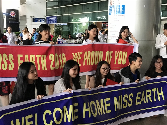Mẹ Hoa hậu Phương Khánh: ‘Ở tuổi này, tôi còn phải học ở Khánh' Me Hoa hau Phuong Khanh: ‘O tuoi nay, toi con phai hoc o Khanh'