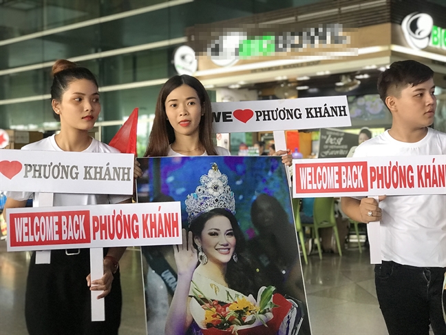 Mẹ Hoa hậu Phương Khánh: ‘Ở tuổi này, tôi còn phải học ở Khánh' Me Hoa hau Phuong Khanh: ‘O tuoi nay, toi con phai hoc o Khanh'