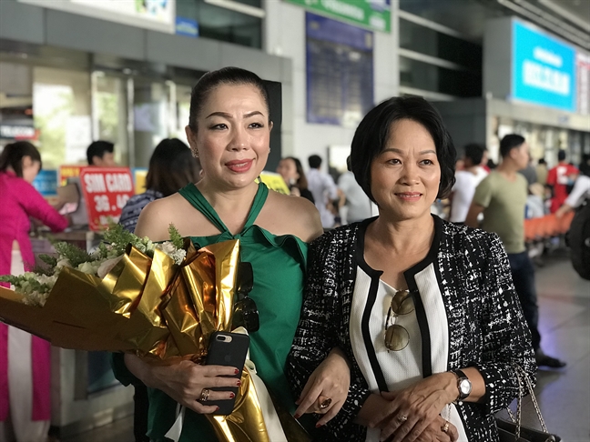Mẹ Hoa hậu Phương Khánh: ‘Ở tuổi này, tôi còn phải học ở Khánh' Me Hoa hau Phuong Khanh: ‘O tuoi nay, toi con phai hoc o Khanh'