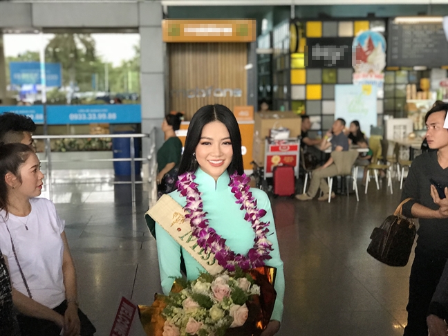 Mẹ Hoa hậu Phương Khánh: ‘Ở tuổi này, tôi còn phải học ở Khánh' Me Hoa hau Phuong Khanh: ‘O tuoi nay, toi con phai hoc o Khanh'